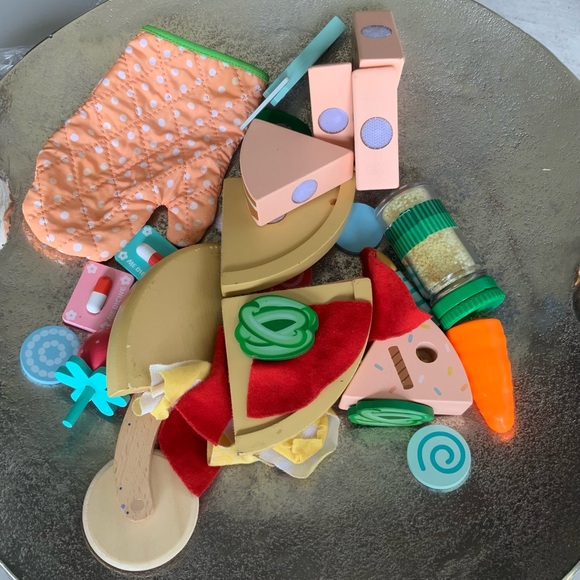 MELISSA & DOUG Wooden Assorted Play Food Kids Pizza Cake Toys - Picture 2 of 8